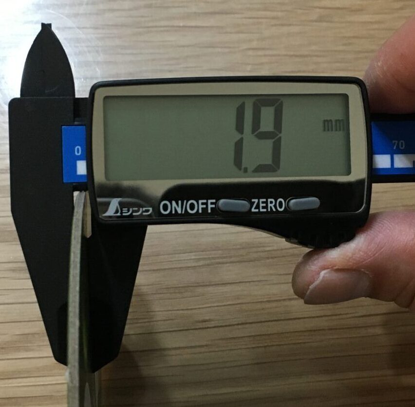 ホログラムボード厚さ